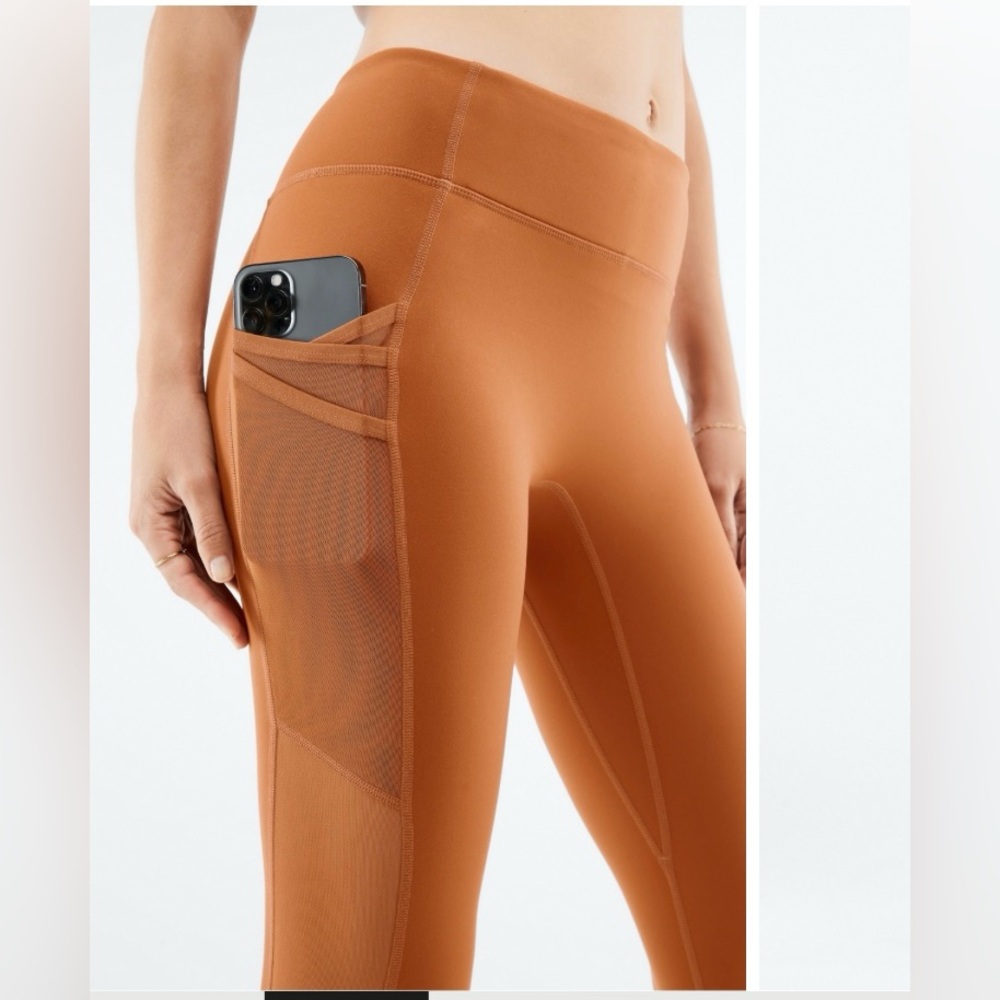 Fabletics Trinity Motion365® Mid-Rise 7/8 Legging Rust Size S  NWT - Picture 4 of 12